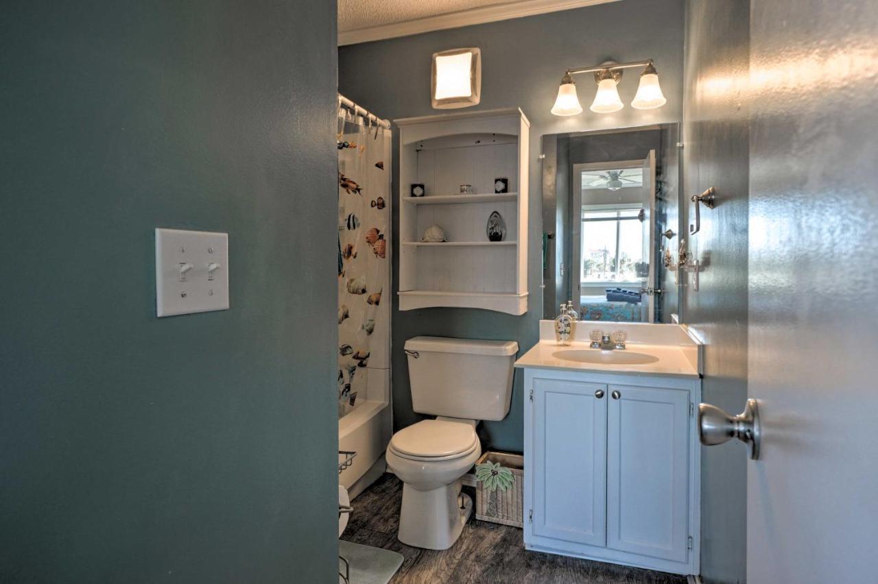 Condo With Balcony And Pool Walk To 2 Beach Accesses! Carolina Beach Exteriér fotografie
